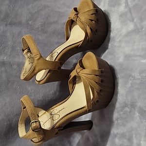 Jessica Simpson size 6 wood platform sling back heels. Brown vintage sandals